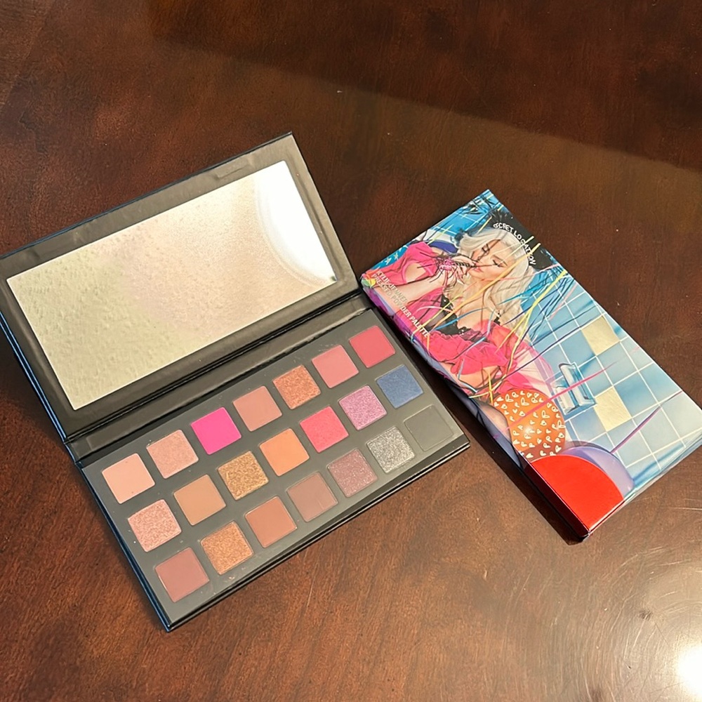 Kylie Sipping Pretty Birthday palette